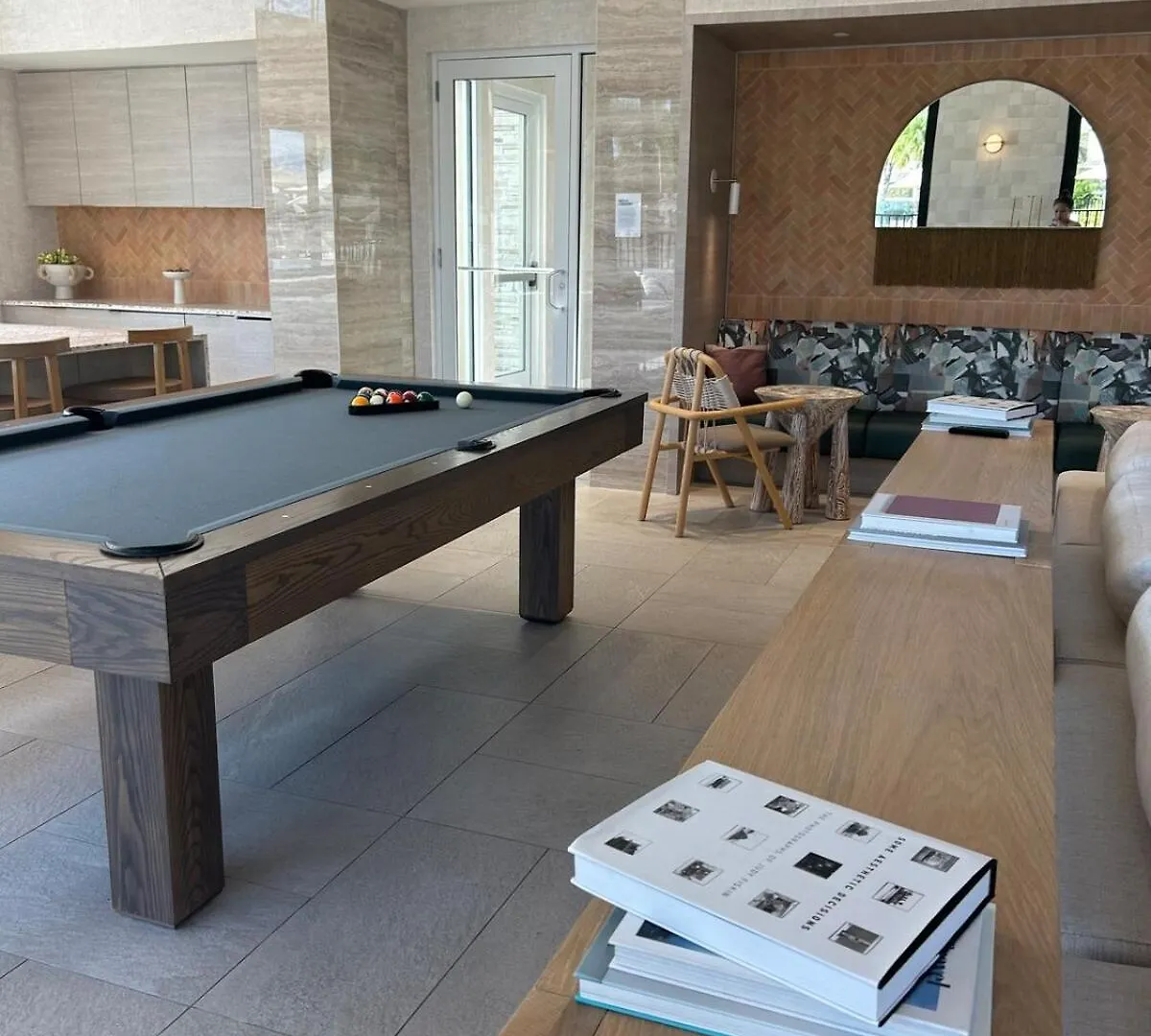 Stylish Retreat Daire Davenport
