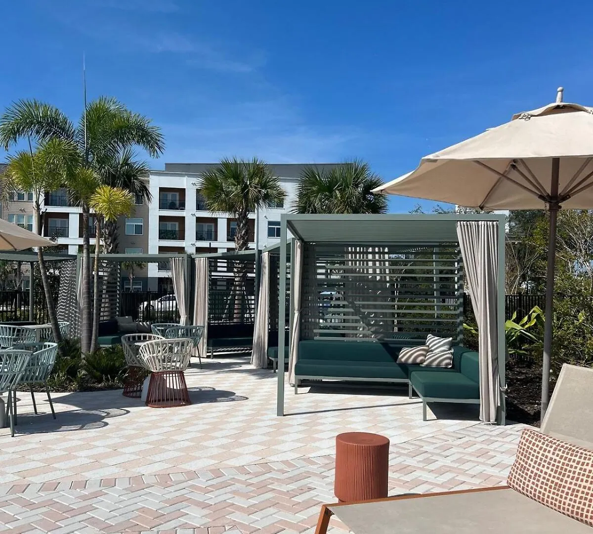 Stylish Retreat Daire Davenport