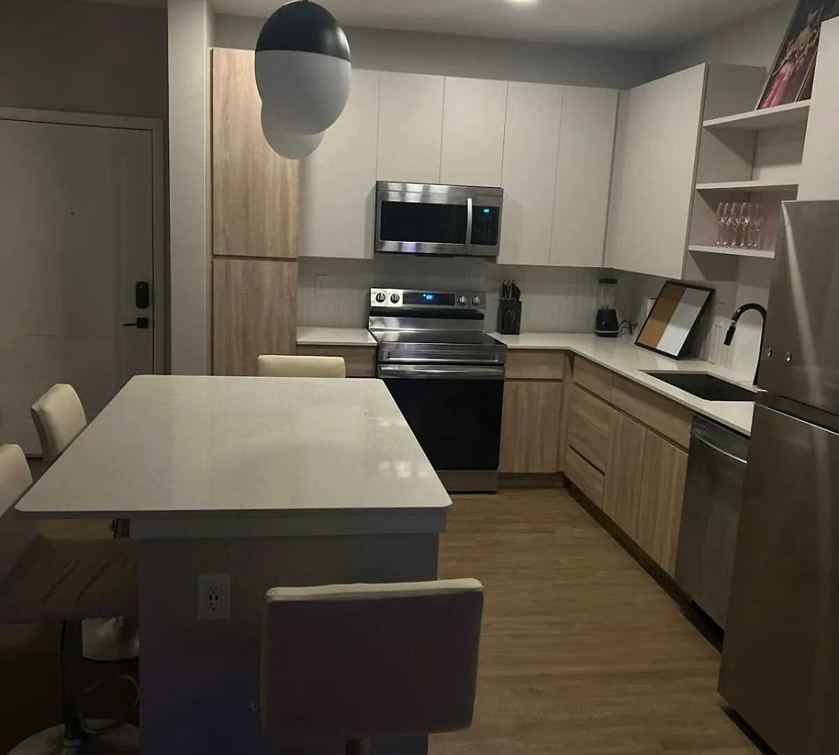 Stylish Retreat Daire Davenport